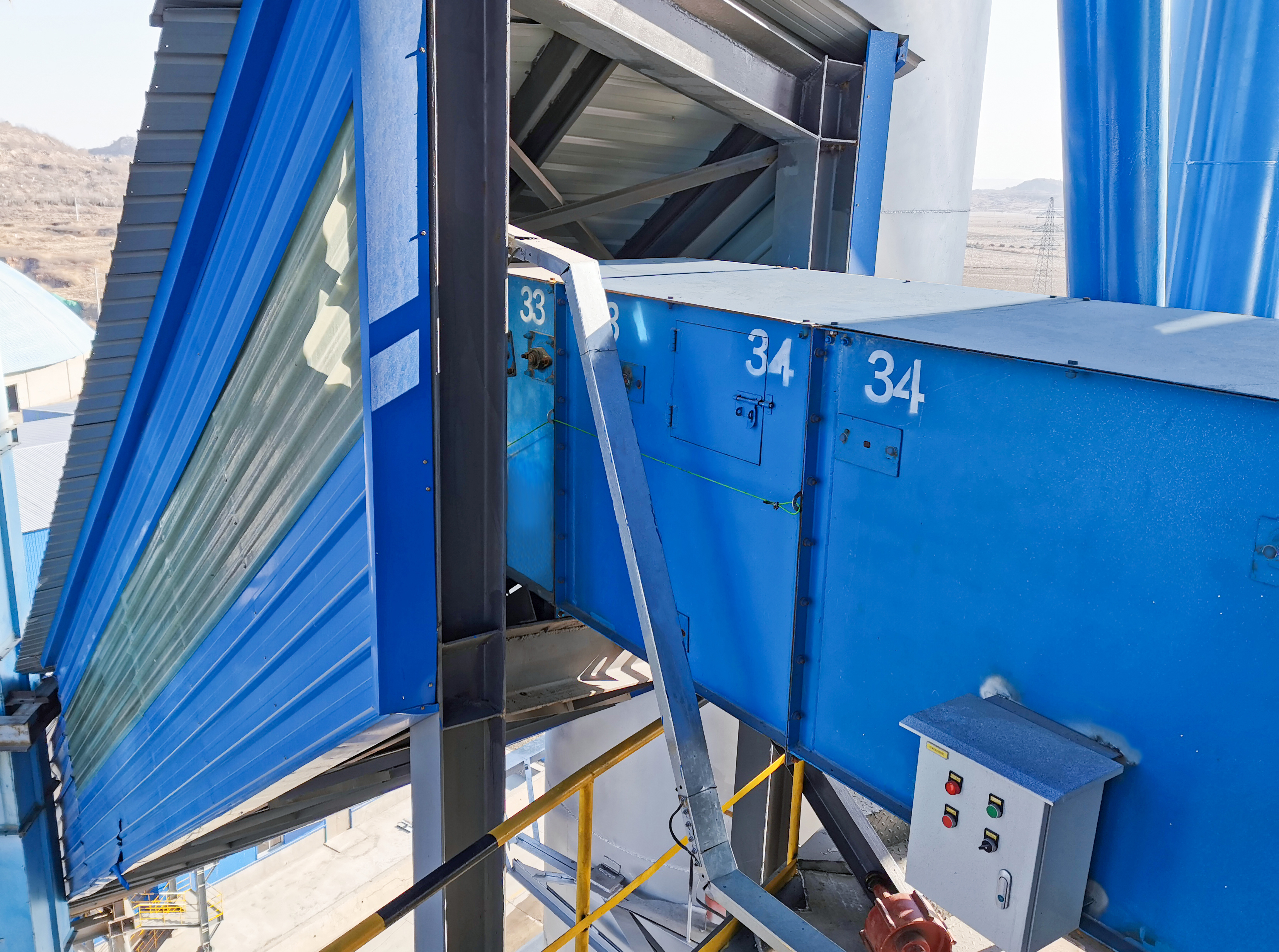  一臺(tái)大傾角皮帶機(jī)需要多少錢呢？